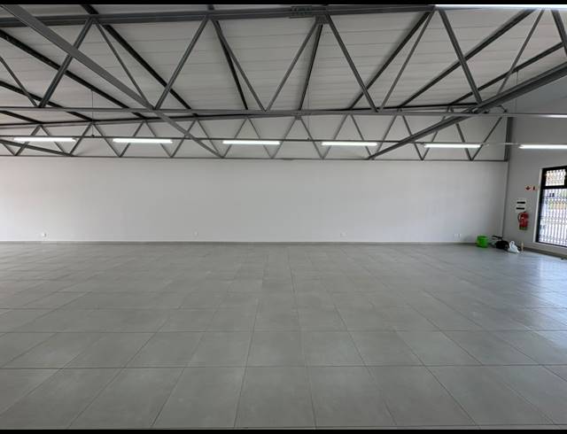 200M² RETAIL TO LET IN GANTS PLAZA